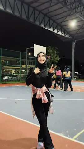 hasutan opie so main netball balik lama dh tinggal 🤣 @Sofie 𐙚 @Nanaaaa 