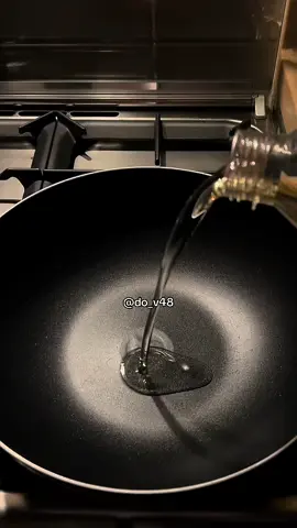 طريقة إيدام ساتي بس بلمساتي 👌✨ نضيف زيت ونضيف دجاج صدور مقطع مكعبات ونضيف بصل مفروم وثوم مهروس ونخلط ونضيف شوي خل وبهارات مشكله وفلفل اسود وكمون وكزبرة وكاري وكركم وفلفل مجروش ونحط ماجي ونخلط ونضيف طماطم مقطع وفلفل رومي ملون شرايح اختياري ونضيف ملعقة زبده فول سوداني وصويا صوص شوي 🤏وصلصة الطماطم ونخلط ونحط فلفل 🌶️ ونخليه يطبخ لمدة ١٥ دقيقه على نار هاديه ونسوي الرز ونبخره لمده ٥ دقايق والف عافيه عليكم ❤️@بهارات العويصي  #explore #تصويري📷 #عشاء #طبخات #ايدام_ساتي 