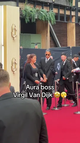 Aura King Virgil Van Dijk pulling up to the PFA awards 😮‍💨 #Liverpool #YNWA #Anfield 