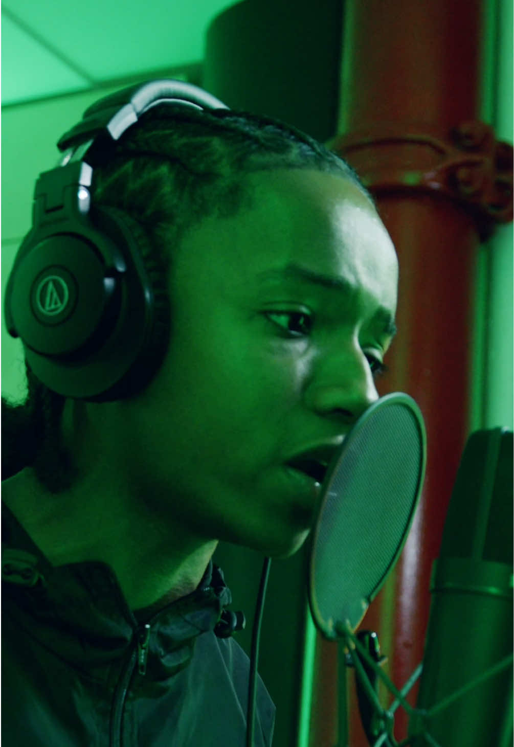 Living my zoo life rn🙌🔥. #Ascending artist BabyChiefDoIt just dropped an EXCLUSIVE freestyle in #TheBooth and his energy is off the charts. Watch the full episode at the link in bio🔗