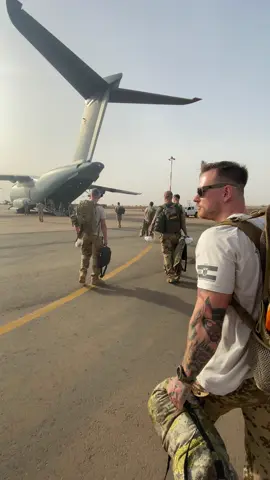 Einsatz mit @denis.nxtgen #afrika #mission #goonemore #airborne 