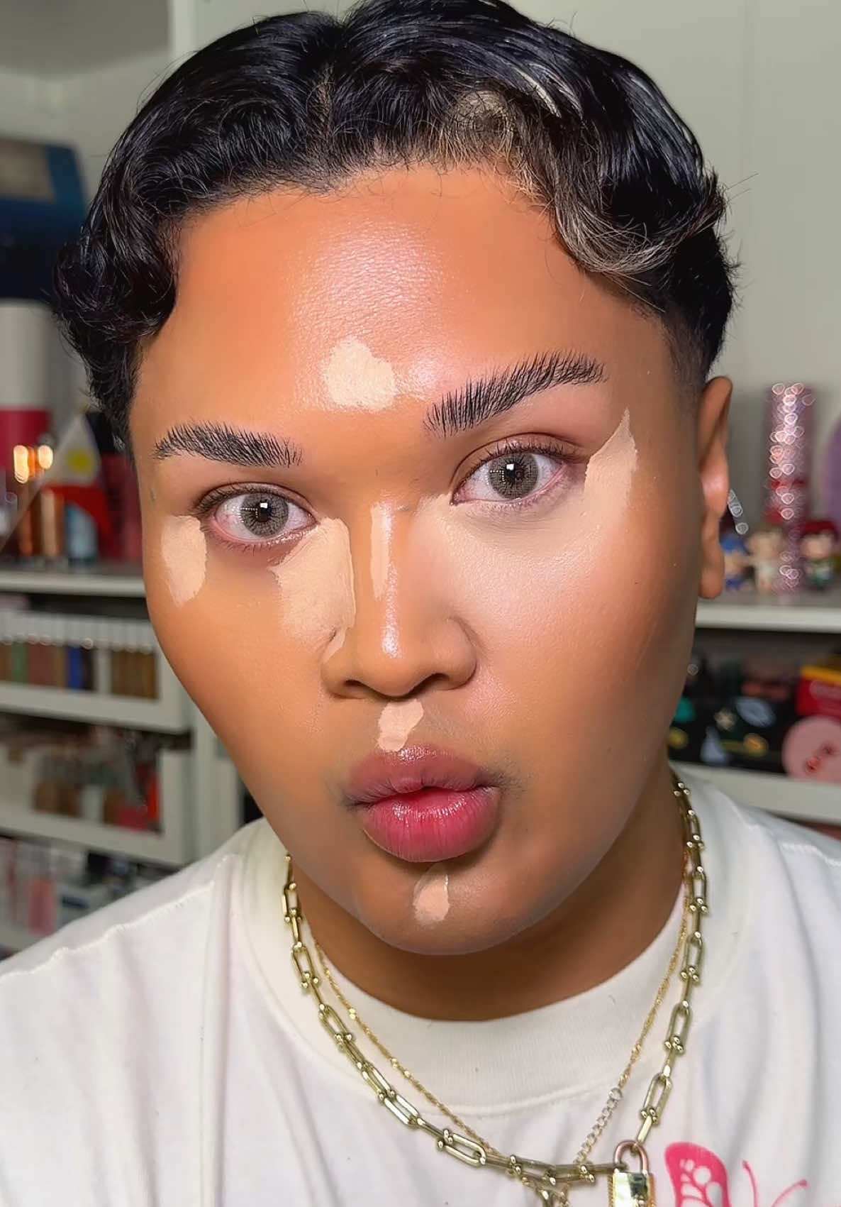 Makeup tutorial in under 1 minute?! 😱😱🤩🫢 #makeup #beauty #makeuptutorial #beautytips #makeuphacks 