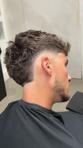 Clean Burst fade 🧼 Let me know what you think? Insta;george_paynehair #fyp #burstfade #nottinghambarber #menshairstyle #hairinspo 