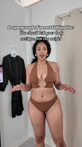 Propaganda I AM falling for: “she wore the bikini AND still ate. Literally.” 😜🤏🏾🤏🏾🤏🏾 Swim set: @SARDA 