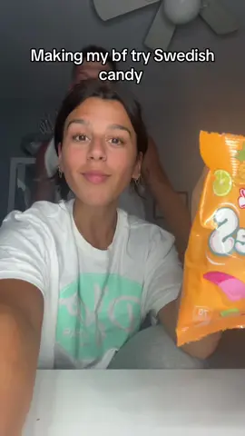We loveeee squashiesssss #swedishcandy #candy #swedishcandyreview 