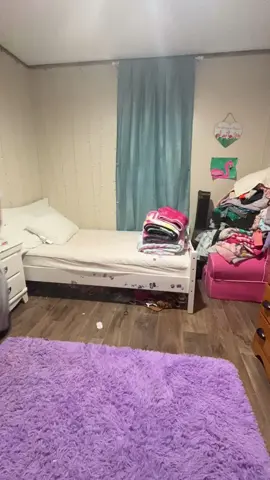 Finished the room, next episode will be the clothes! 😅🤪 #Cleaning #CleanWithMe #Content #thankyou #RoomClean 