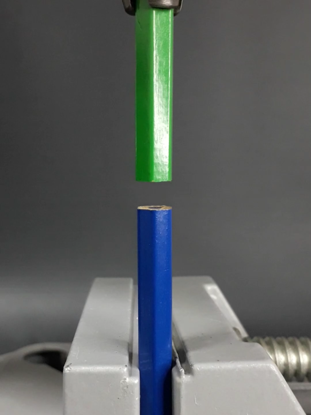 Testei fazer fricção usando lápis part9 #experiment