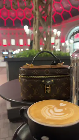 #الشعب_الصيني_ماله_حل😂😂😂 #اغوى_كويتيين🇰🇼 #اكسبلورexplore #الافنيوز_الكويت#روقااان☕️ 