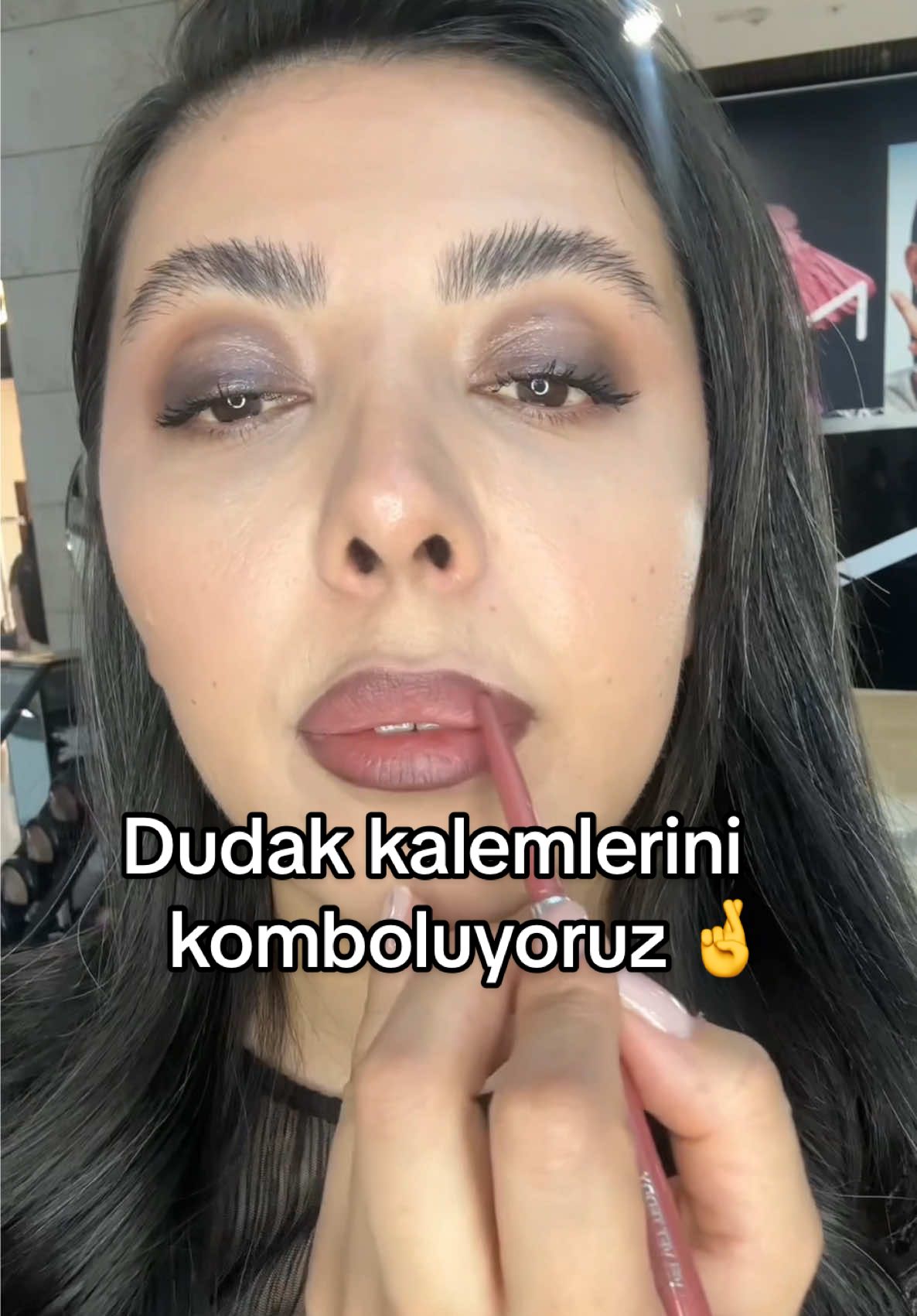 Bu kalem komboları denenmeli 🤞 Kullandığım ürünler 👇 Lipglazer root for me! ve Velvet teddy  Lip gloss Accolade #maccosmeticsturkiye #emeacreator #maccreator #lipcombo #lippencil  @maccosmetics 
