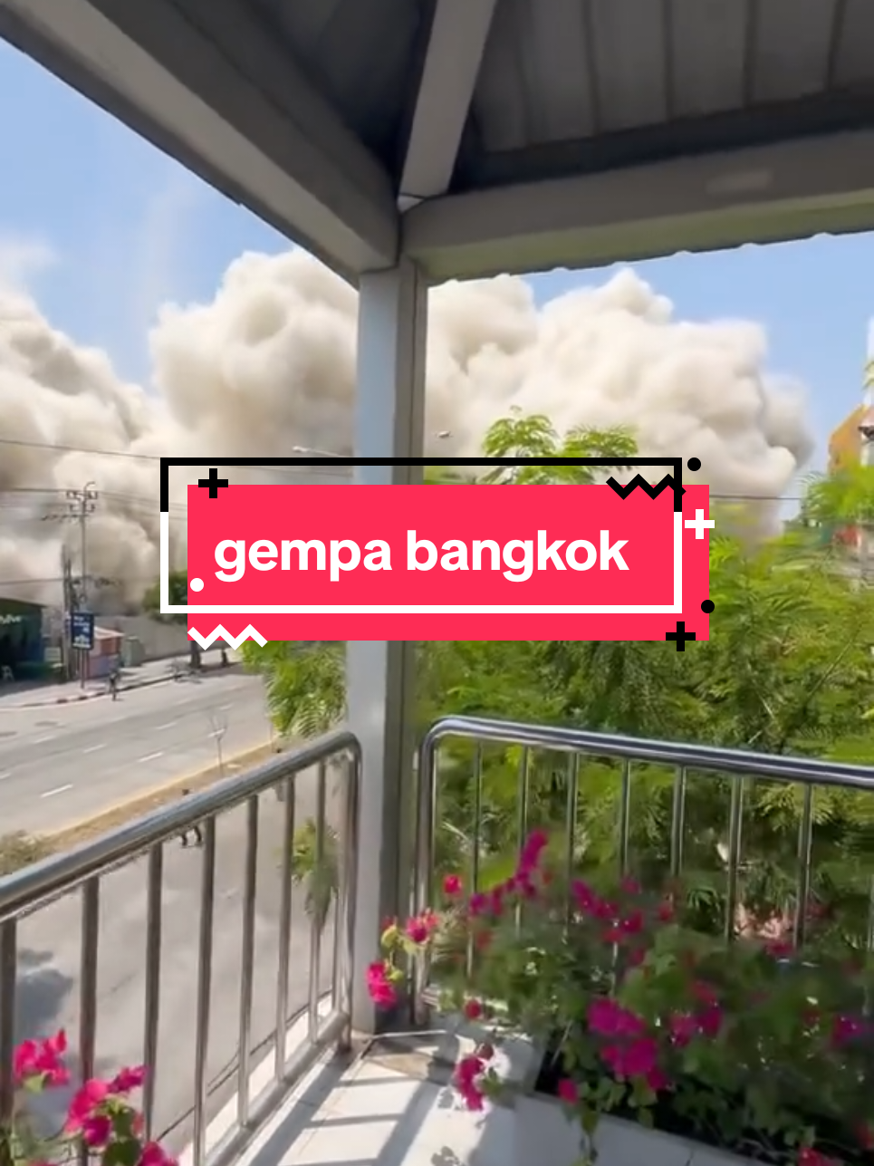 bnyak korba* j*wa yg tdk dpt diselamatkan🥀 #viral  #fypシ゚viral  #fyppppppppppppppppppppppp  #gempa  #bangkok  #mallbangkok  #thiland  #lewatberanda 