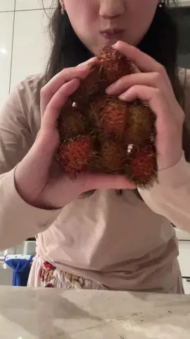 Furry little rambutan ballz #rambutan #exoticfruit #fruit #mukbang 