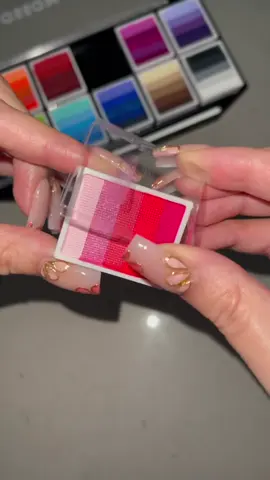 The iconic 60 Graphic Eyeliner Palette by Blossom X Rose is the ultimate summer essential 🌈💖 With 60 shades, it’s the easiest way to turn any look into a bold statement and add character with a pop of color 💖 #makeup #graphiceyeliner #Eyeliner #makeuptutorial #makeuphack