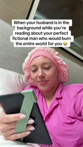 thank you @millionsofworlds for the inspo, we love you #kindle #kindlegirlie #kindleaccessories #kindlestrap #kindletok                