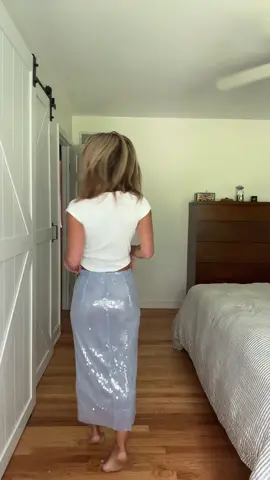 lovveeeeee #sequinskirt 
