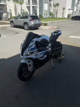 I wanna feel you closeee 🎬 #s1000rr #bmws1000rr #bmwmotorsport 