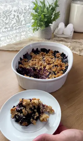 Easy Blueberry Crisp Recipe with Oats!