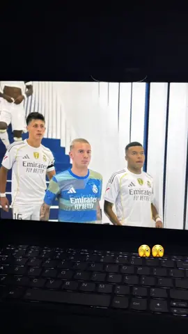 aduh tolong #halamadrid 