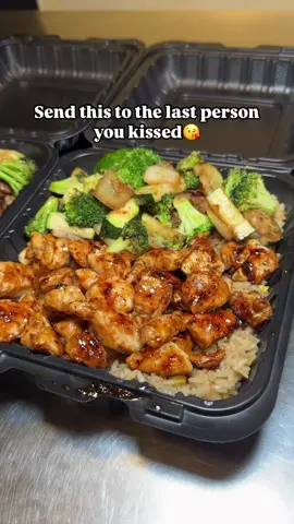 Best hibachi in Las Vegas! Late Night! 12pm - 12am 📍 3654 E Flamingo Rd (Takeout Only) 📍 6300 W Charleston BLVD (Sit Down & Takeout) CARD ONLY 💳