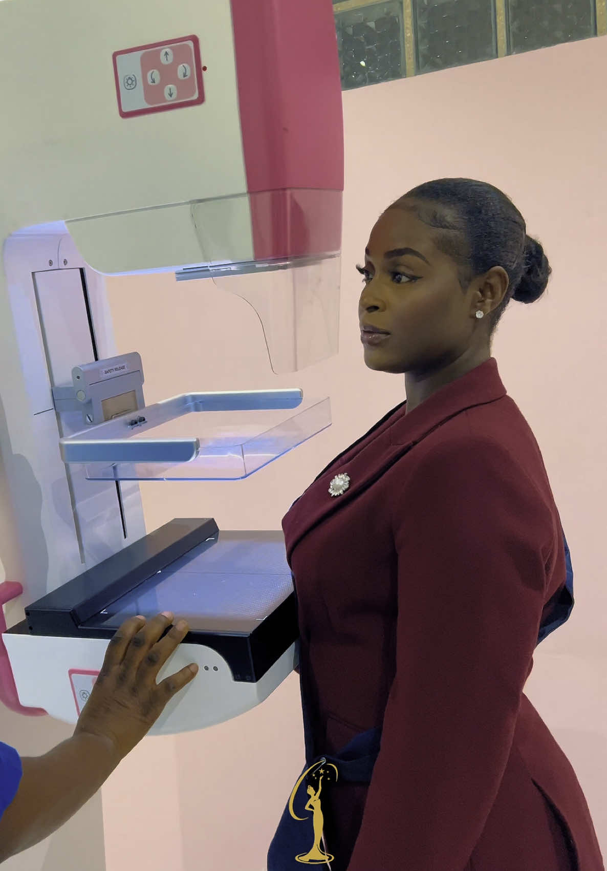 👑 Les finalistes de Miss Universe RDC 2025 en visite au prestigieux Centre Nganda ! Nos candidates ont consacré un moment essentiellement pour prendre soin de leur santé et de leur bien-être : examens physiques, dépistage gratuit du cancer du sein et échanges avec les médecins pour des conseils essentiels tout au long de l’aventure. ✨ Élégance, discipline et soins personnels : le trio qui accompagne nos reines en devenir à chaque étape. #MissUniverseRDC #CentreNganda #SantéEtBeauté #Kinshasa #Confiance #BienÊtre
