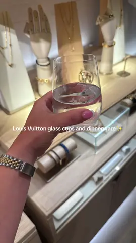omggg I want it all 🥹😍 #fyp #foryou #lv #miami #louisvuitton 