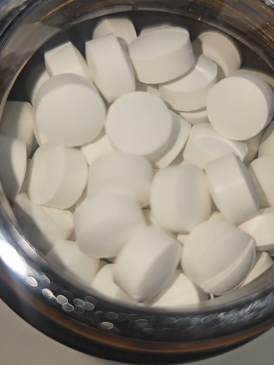 Cavities, Bad Breath or holes in your teeth? Watch this! #nobs #nobstoothpaste #biöm #teethtok 