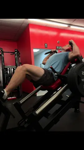 tiktok fucked the quality but smash is the best gym in naples 
