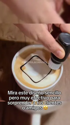 Convierte tu pasión por el café en tu profesión 👨🏻‍🍳🥇. #barismo #aprendebarismo #cursodebarismo #expertoencafe #baristaenentrenamiento 