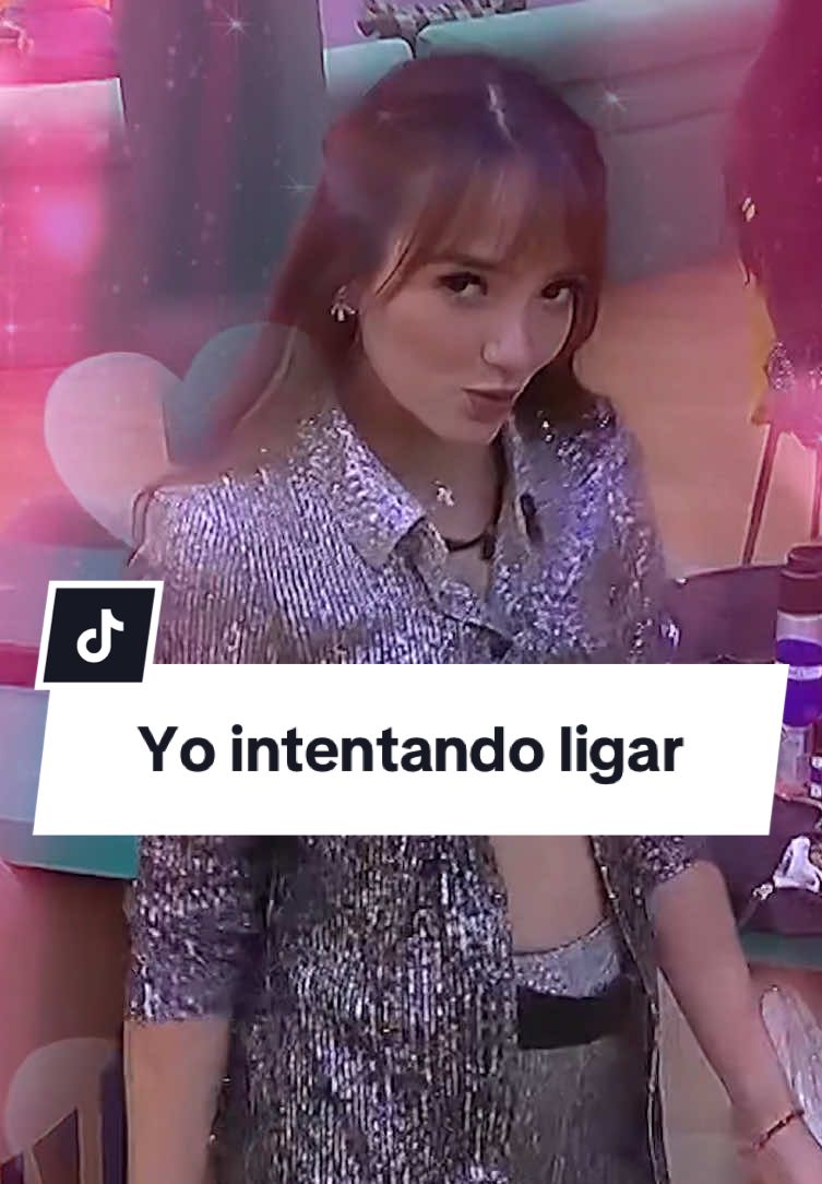 Yo queriendo ligar con mi crush 😏💋 ¡ @ViX Premium sabe cosas! 👀 Si quieres ver el momento completo, SUSCRÍBETE AHORA y disfruta sin interrupciones el 24/7🔥 #LaCasaDeLosFamososMx disponible también en @Las Estrellas y @El 5  #ElaineHaro #PriscilaValverde 