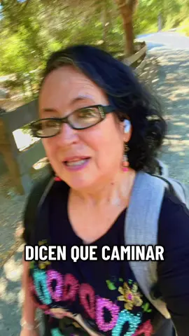 Dicen que caminar es bueno para la saludos. Pero yo vengo al parque a que me vean #algoritmoviral #algoritmotiktok #goviral #eugeniamarybaltazar 