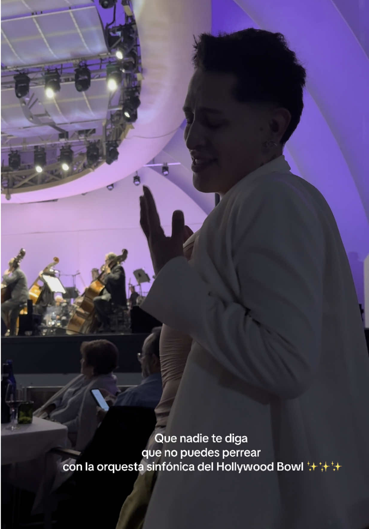 @Kunno la sinfonía en el cielo y el perreo hasta el suelo ☁️ #queagonia #hollywoodbowl #angelaaguilar #losaguilarsinfonico 