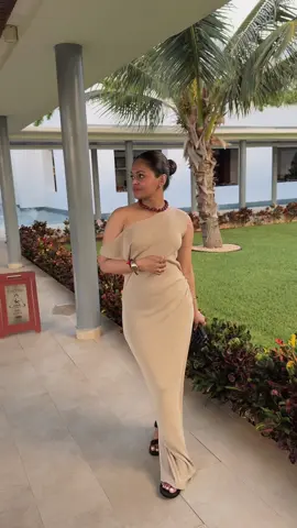 the dress said snatched but my stomach said snack-ed #dissh #vacationoutfit #resortwear 