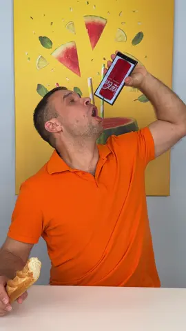 🤷🏻‍♂️He didn’t expect to see how she poured her Coke 💁🏻‍♀️🤪