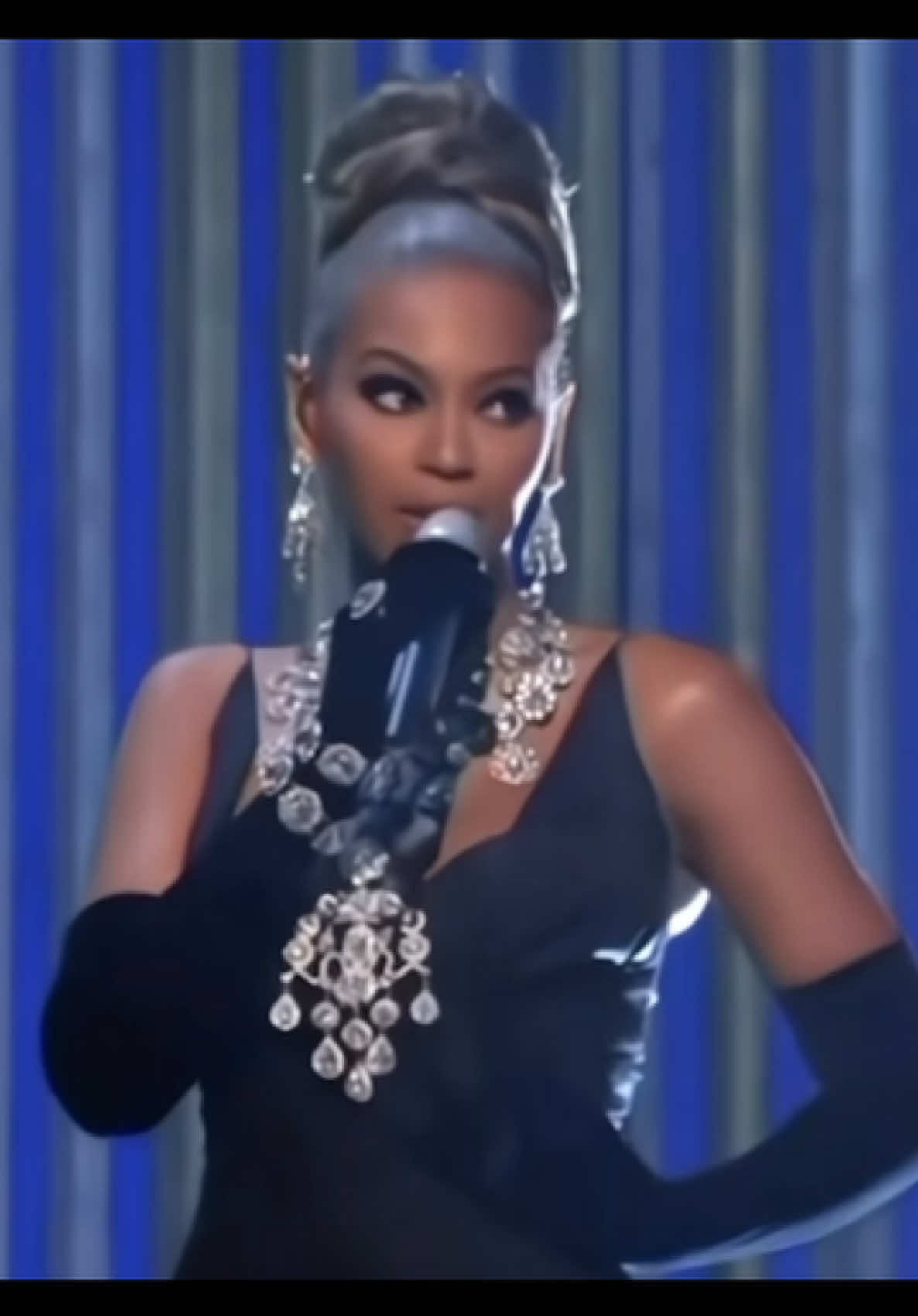 Beyoncé 🐝✨✨ *#Beyoncé** **#BeyHive** **#QueenBey** **#BeyonceKnowles** **#BeyonceHomecoming**