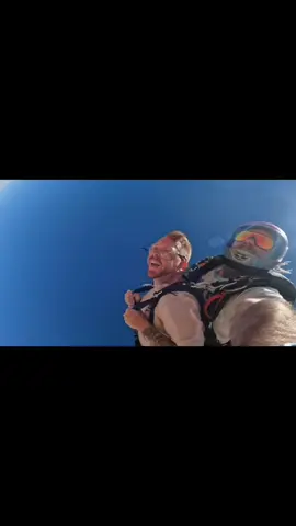 I think I’m all 🤘🏻’d out for the day 😂 but nothing beats flying around the sky with the coolest people #skydiving #foryou #fyp #foryoupage #skydivemoab @Skydive Moab 