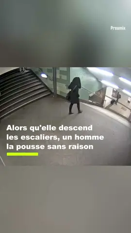 Une femme poussée dans le dos dans le métro à Berlin. La vidéo choque et mène à l’arrestation du suspect.  #Choc #faitsdivers #incroyablemaisvrai #histoirevrai #drame 