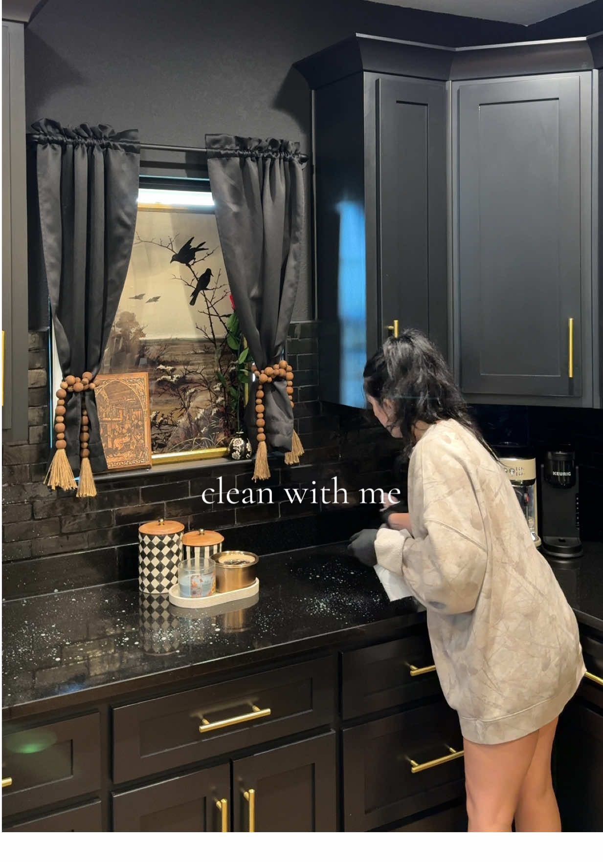 #darkandmoody #houseinspo #blackcabinets #tricornblacksherwinwilliams #cleanwithme 