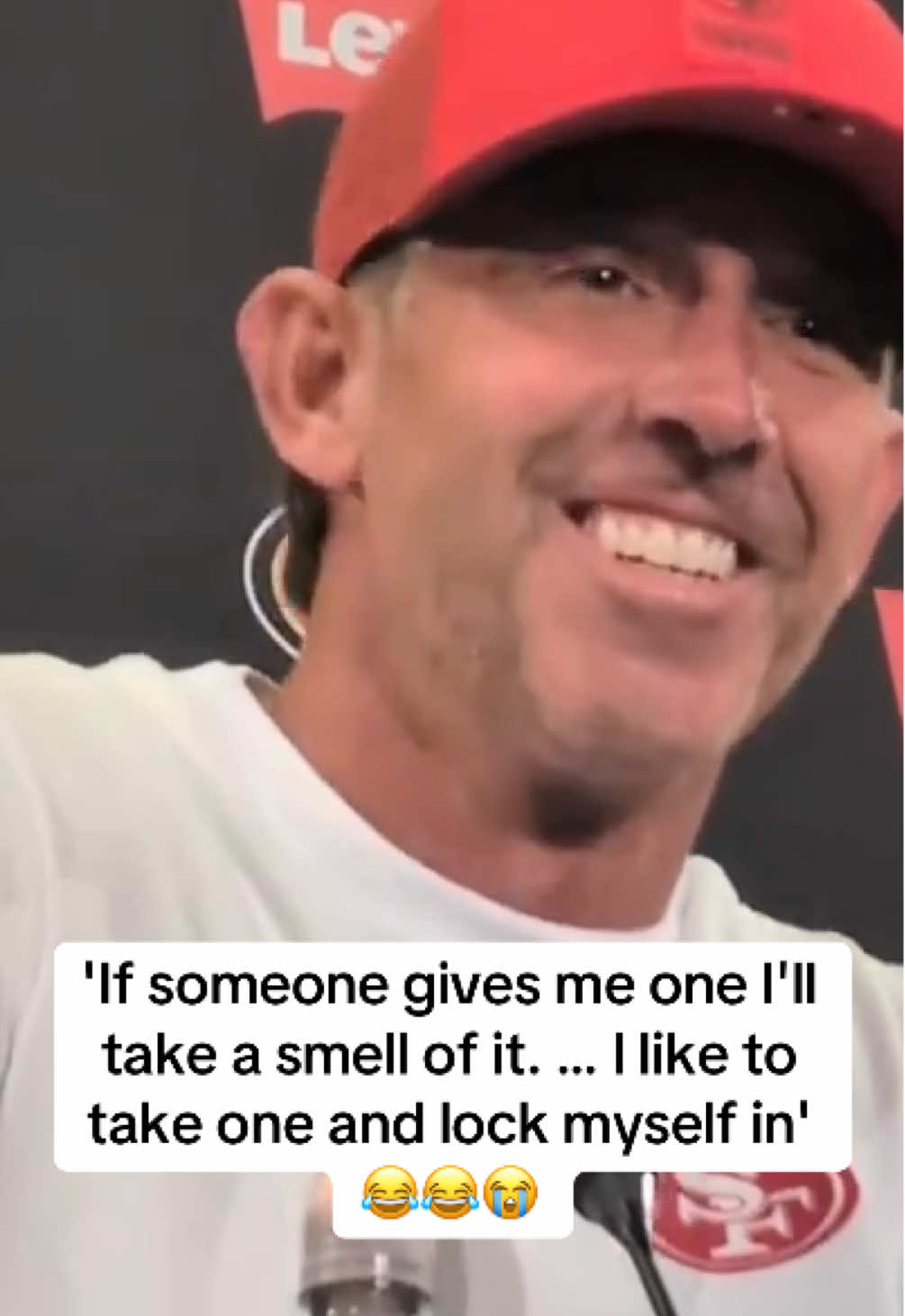 Kyle Shanahan on smelling salts 😂 [via @957thegame] 