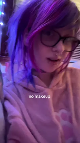 i have no eyebrows social media is fake #nomakeup 