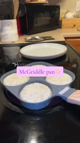 McGriddle pan✨ Things that just make sense: this pan, my morning playlist, and iced coffee. #fyp #nonstickpans #kitchenmusthaves #mcgriddlepan #breakfastsandwich 