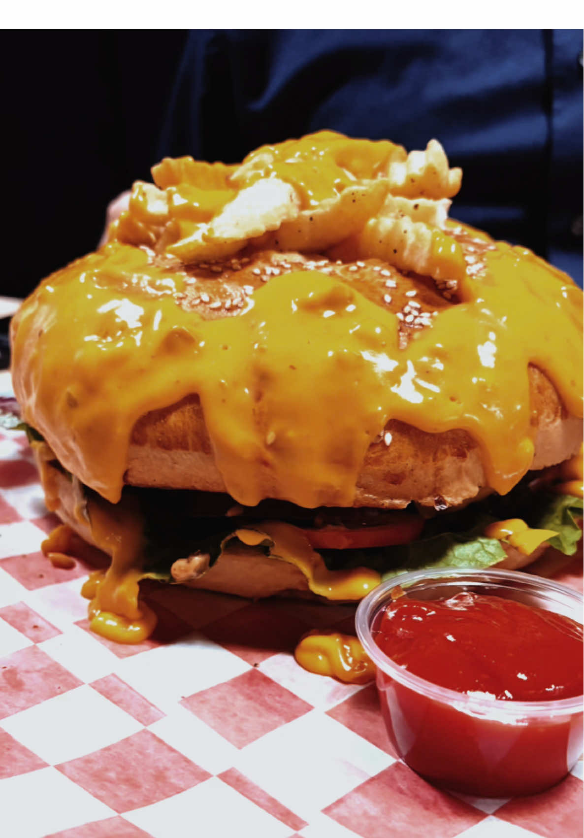 Come try the Ozzie Burger! 🍔🔥 Take on the challenge to win a free meal or share it with family and friends. This mouthwatering 2-pound burger is one of the best in town. Are you ready to tackle it? Get ready for a delicious adventure, perfect for burger lovers and food challengers alike! #OzzieBurger #FoodChallenge #BurgerLovers #Yummy #Foodie    