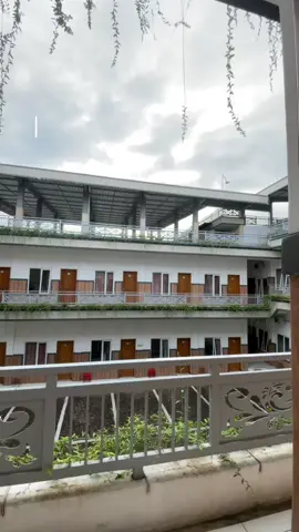 Rekomendasi hotel mewah harga murah di batu malang ,Masih ada ya guys hotel 100rban di batu malang dengan fasilitas luar biasa😭 #batumalang #malang #urbanview #kotabatu #alunalunbatu 