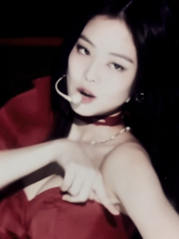 aff veyrr essa edit tá tão lixo q da vontade de cagar em cima dela ;-; (Scrr veyrr meu am fechou tantas vezes na minha cara q deu vontade de desinstalar essa bosta 🙄) #jennie #blackpink #kpop #fyp #edit 