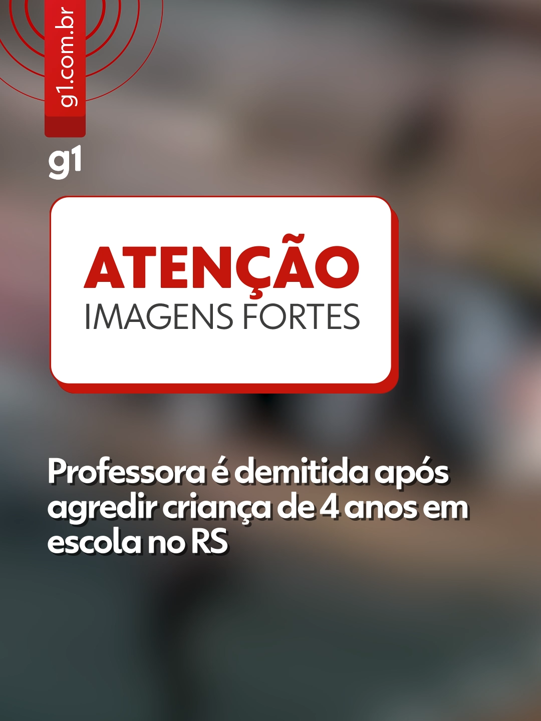 #RioGrandedoSul - A Delegacia de Proteção à Criança e ao Adolescente (DPCA) de Caxias do Sul abriu um inquérito para apurar a agressão a um menino de 4 anos na escola infantil Xodó da Vovó. Dois boletins de ocorrência foram registrados: um pela família da criança e outro pela própria escola. Nas imagens, registradas pela câmera de segurança, a professora Leonice Batista dos Santos aparece gritando com o menino e, logo depois, o agride com uma pilha de livros. Na gravação, é possível ouvir o impacto no momento da batida. Em seguida, coloca os materiais sobre uma mesa, pega um papel para limpar a criança e, por fim, segura sua mão e o conduz para lavar a boca. Após verificar as imagens, a escola demitiu a professora. O diretor e proprietário da instituição, Cristhian Segatto Ferreira, relatou que a profissional atuava na escola havia 6 anos. “Era uma professora de extrema confiança, tanto que era responsável por abrir a escola de manhã e receber os alunos”, afirmou Ferreira. De acordo com o diretor, ela havia retornado ao trabalho na segunda-feira (18) após duas semanas de afastamento por problemas de saúde. Ainda durante a manhã, ela enviou uma foto do menino machucado para a direção da escola, alegando que ele havia caído no banheiro. No entanto, os responsáveis optaram por levar o filho diretamente ao dentista, que constatou o afrouxamento de seis dentes. Diante da gravidade das lesões, os pais solicitaram à escola que verificasse as imagens das câmeras. Ao constatar a agressão, a direção encaminhou o vídeo à família e registrou boletim de ocorrência. #g1 #tiktoknotícias #escola #CaxiasdoSul #livros #professora #agressão #aluno