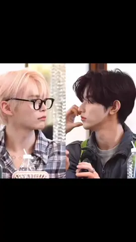 I know you want that cookie so badly, don't be afraid we'll pretend we didn't see it. 🍪🙈 #haobin #zhanghao #sunghanbin #binhao #zerobaseone #zb1 #couple #fypp #foryouu #page 