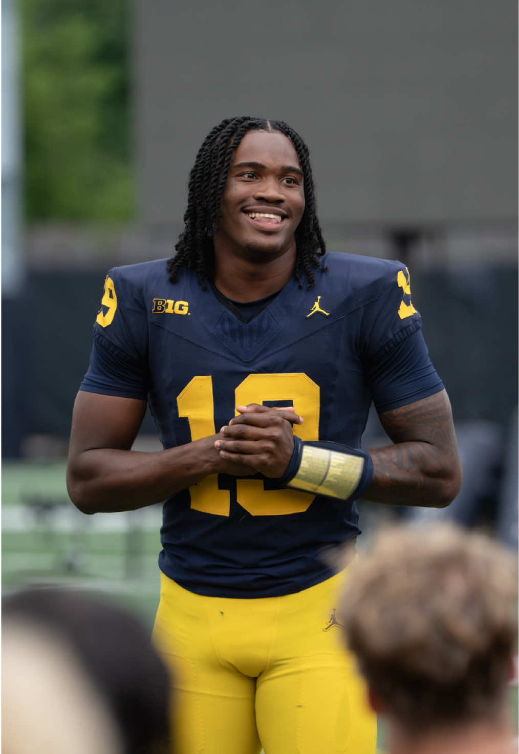 A special gift from the birthday man to his teammates. Bryce got the guys some new 〽️ @Beats by Dre  #GoBlue | #BeatsPartner | #BeatsElite