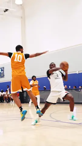 Yeah ion know about this one ref 😂 - #basketball #videography 
