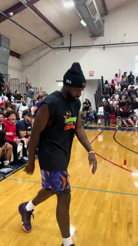 Eli Carter makes the game look EFFORTLESS. 😮‍💨