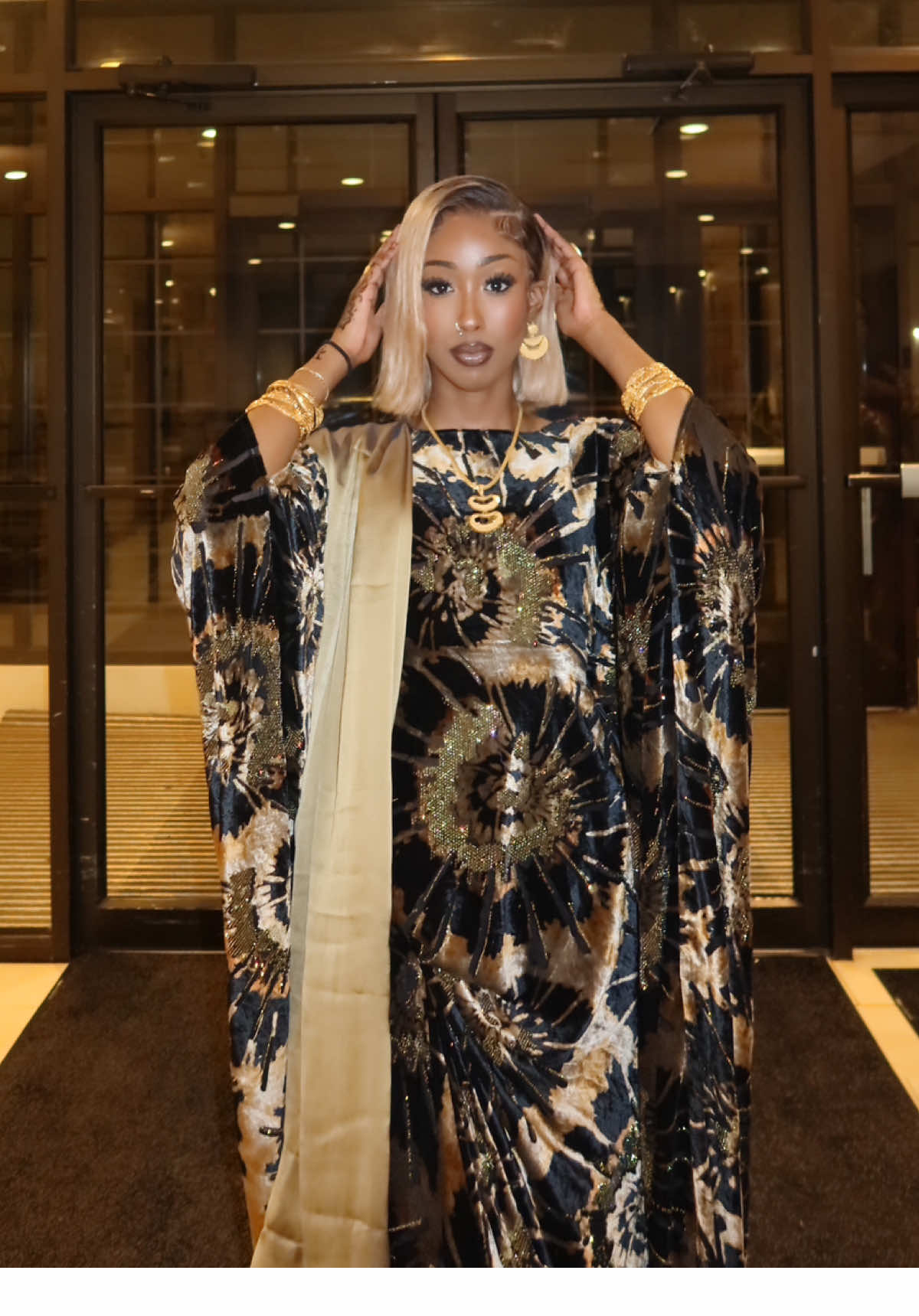 always need a transition now 😛💛#fypシ゚viral #transitions #somaliwedding 