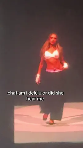 this is so funny to me #tatemcrae #misspossessivetour #fyp 