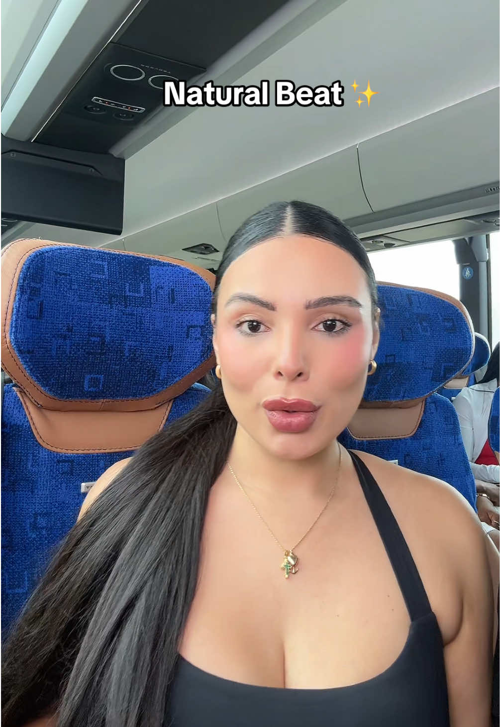 Quick natural glam on a shaky bus 🚎✨ #nyc #naturalmakeuplook 